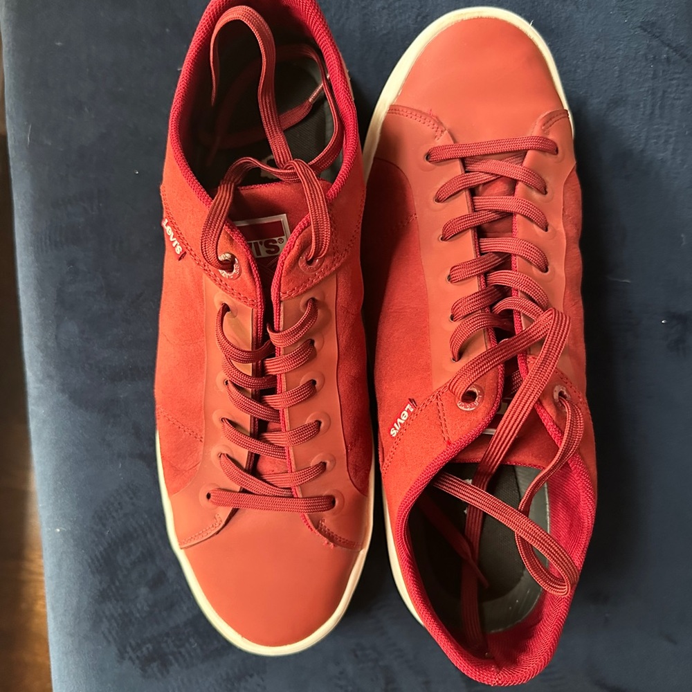 Levi's Men's Bold Red Sneakers